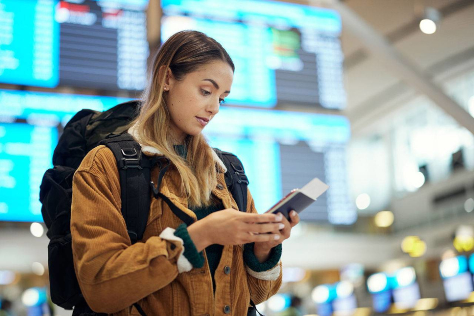 Santander lanza una nueva estrategia para jóvenes con una oferta mejorada en viajes e inversión. Santander lanza una nueva estrategia para jóvenes con una oferta mejorada en viajes e inversión.