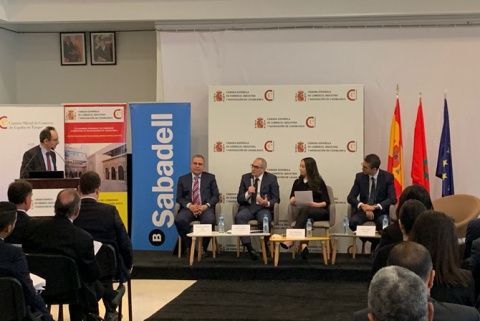 Carlos Dalmau, director de Soluciones Internacionales de Banco Sabadell, modera la mesa dedicada a la exportación hacia España. Carlos Dalmau, director de Soluciones Internacionales de Banco Sabadell, modera la mesa dedicada a la exportación hacia España.