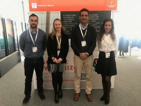 Izq a dcha: Representante de GMV SOLUCIONES GLOBALES INTERNET S.A.U.; Cámara de Madrid, Rada Ivanova Veltcheva; Ayuntamiento de Madrid, Daniel Vinuesa Zamorano; Santander Alemania, Sonia Pérez Deagra Izq a dcha: Representante de GMV SOLUCIONES GLOBALES INTERNET S.A.U.; Cámara de Madrid, Rada Ivanova Veltcheva; Ayuntamiento de Madrid, Daniel Vinuesa Zamorano; Santander Alemania, Sonia Pérez Deagra