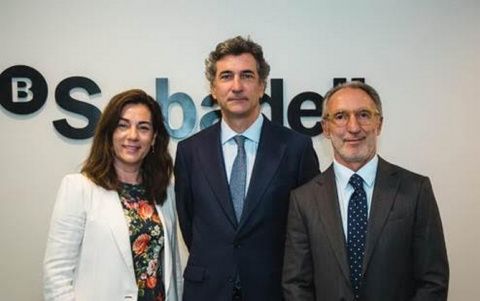 Ana Ribalta, subdirectora general de Banco Sabadell y directora de Global Corporate Banking & EMEA, Jos&eacute; Nieto, director general adjunto de Banco Sabadell y director de Corporate & Investment Banking, y Santi Tiana, director de la nueva suc