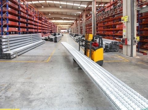 AR Racking, empresa especializada en diseñar, fabricar, calcular e instalar sistemas de almacenaje industrial. AR Racking, empresa especializada en diseñar, fabricar, calcular e instalar sistemas de almacenaje industrial.