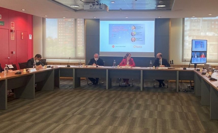 Jornada “La necesaria transformación de la economía española: la digitalización y sostenibilidad como palancas”. Jornada “La necesaria transformación de la economía española: la digitalización y sostenibilidad como palancas”.