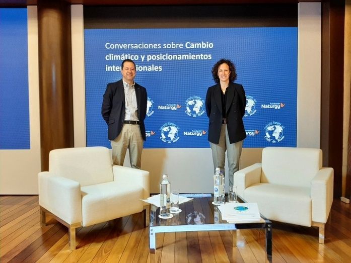 Valvanera Ulargui y Pedro Linares durante la sesi&oacute;n.