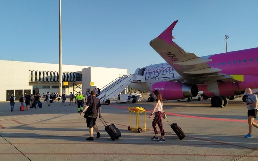 Aeronave de Wizz, Aeropuerto de Castellón. Aeronave de Wizz, Aeropuerto de Castellón.