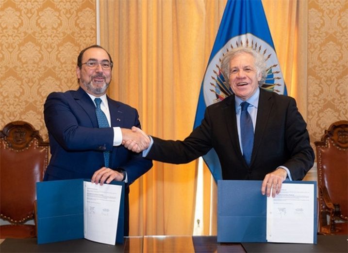 La firma del memorando de entendimiento.