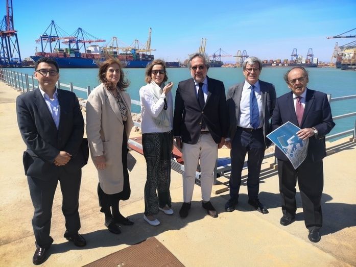 La visita de la delegaci&oacute;n cameral.