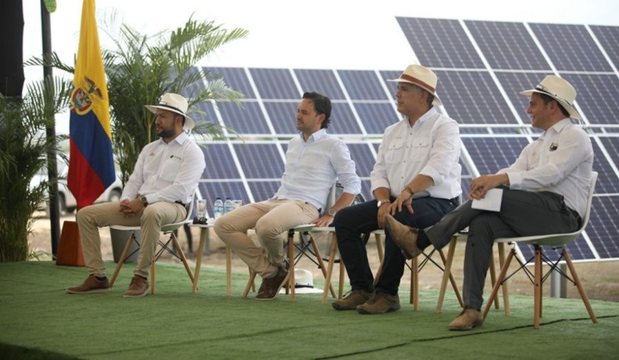 Alejandro Ospina, Country Manager de Grenergy; Diego Mesa, Ministro de Energ&iacute;a y Minas de Colombia; Iv&aacute;n Duque, Presidente de Colombia; David Ruiz de Andr&eacute;s, CEO de Grenergy