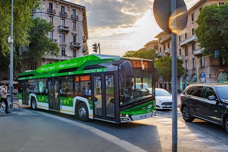 CAF Solaris - Mil&aacute;n Urbino.