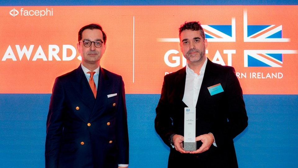 Javier Mira, presidente y CEO de Facephi, recogi&oacute; el premio.