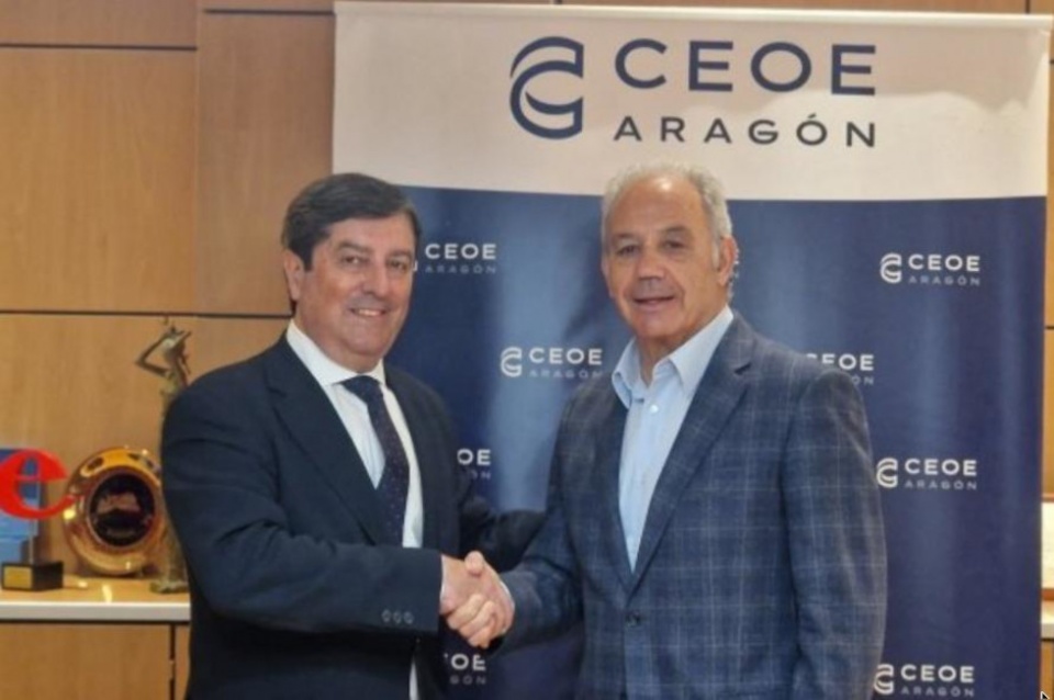 El presidente de CEOE, Miguel Marzo, y el director gerente de Arag&oacute;n Exterior, Jos&eacute; Antonio Vicente, rubricaron el convenio.