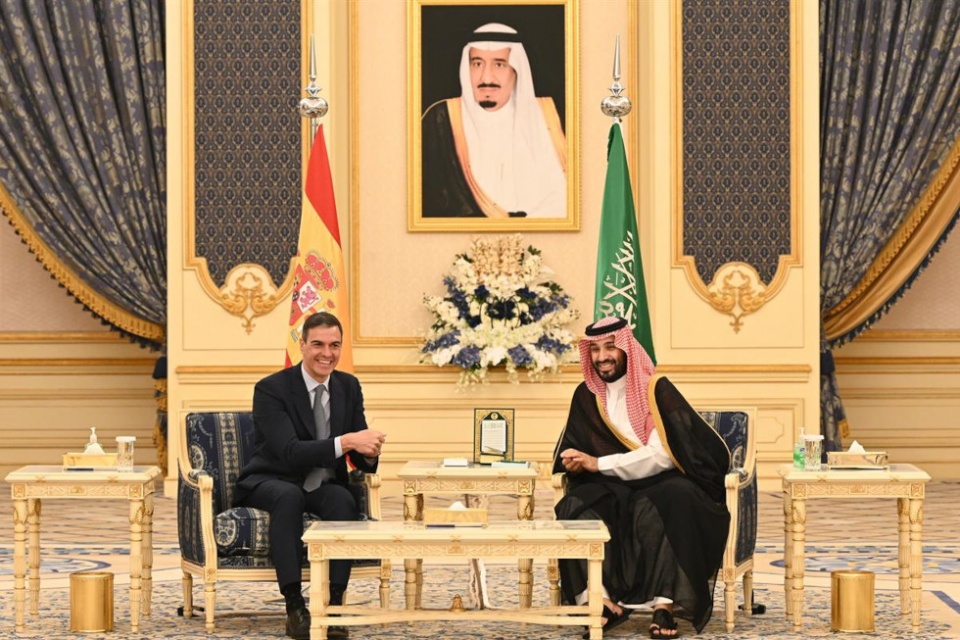 El presidente del Gobierno y el primer ministro y príncipe heredero de Arabia Saudí (Foto: La Moncloa) El presidente del Gobierno y el primer ministro y príncipe heredero de Arabia Saudí (Foto: La Moncloa)