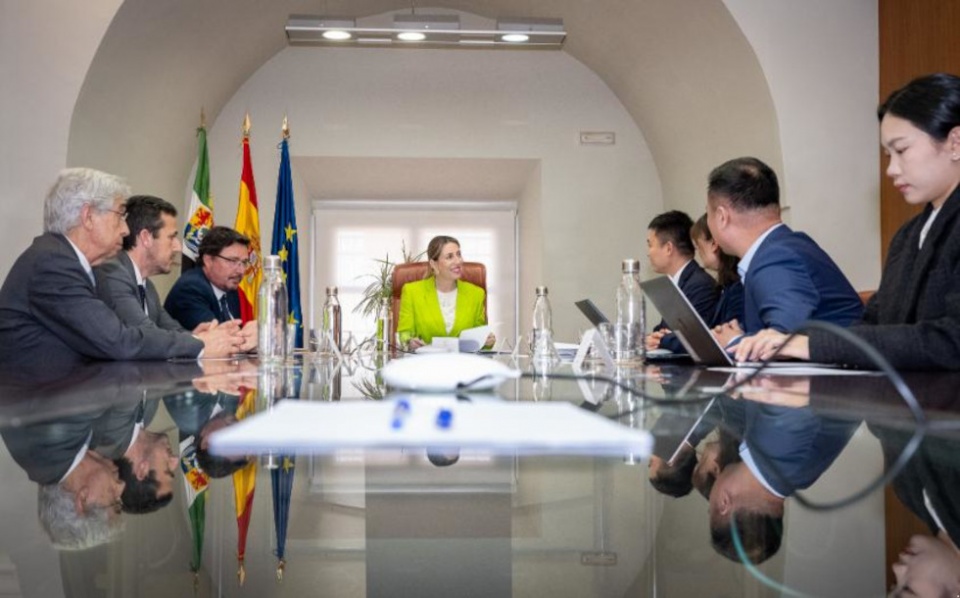 La firma del Memor&aacute;ndum de Entendimiento (MoU).