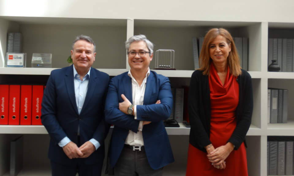 Francisco Mozos, director general de Eductrade; Miguel &Aacute;ngel Ladero, director corporativo de Inversiones de COFIDES; y Ana Cebri&aacute;n, directora de Internacionalizaci&oacute;n de COFIDES.