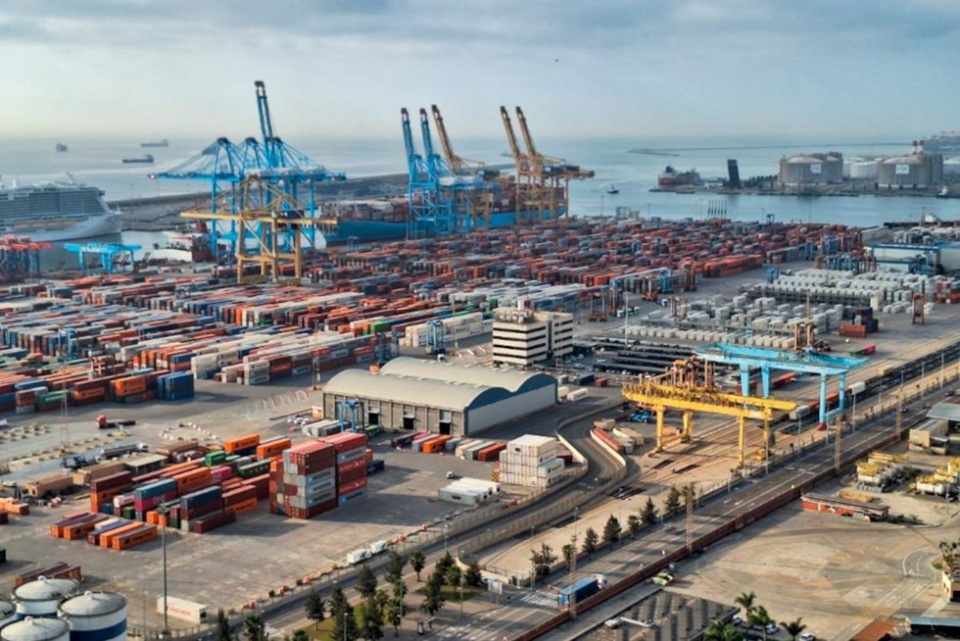 A pesar de la incertidumbre que domina las relaciones comerciales internacionales, exportaciones e importaciones en contenedor mantienen un comportamiento muy din&aacute;mico.