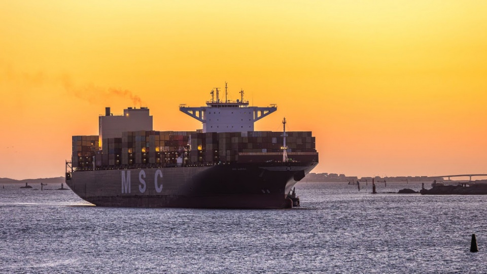 El MSC Auriga hizo escala en el puerto de Gotemburgo el domingo, marcando el lanzamiento del nuevo servicio a Asia. Foto: Puerto de Gotemburgo. El MSC Auriga hizo escala en el puerto de Gotemburgo el domingo, marcando el lanzamiento del nuevo servicio a Asia. Foto: Puerto de Gotemburgo.