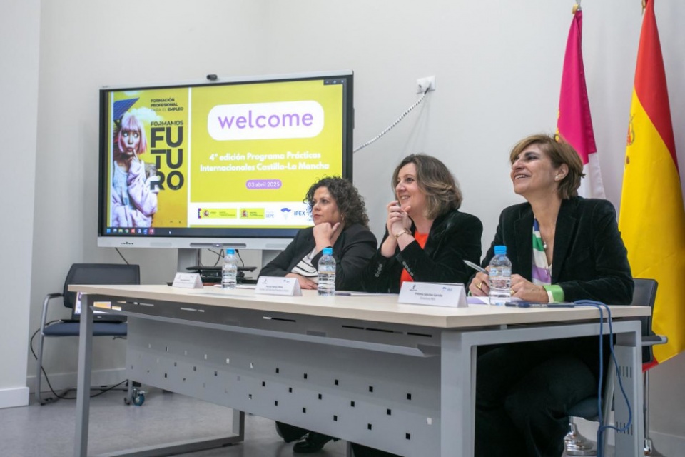 Patricia Franco ha celebrado un encuentro con la cuarta promoci&oacute;n del programa.
