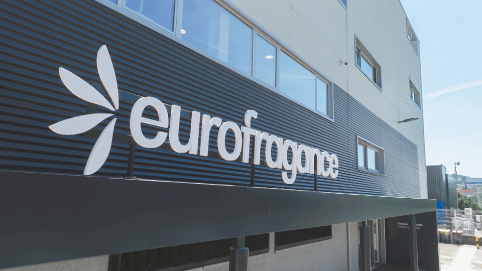Eurofragance produce y comercializa fragancias de máxima calidad para marcas internacionales de perfumería fina, cuidado personal, del hogar y ambiental. Eurofragance produce y comercializa fragancias de máxima calidad para marcas internacionales de perfumería fina, cuidado personal, del hogar y ambiental.