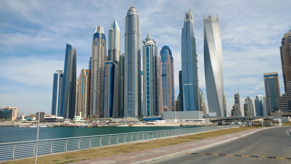 Actualmente, Emiratos Árabes Unidos y el conjunto de países del Golfo continúan siendo uno de los principales nodos logísticos y comerciales del comercio internacional. Actualmente, Emiratos Árabes Unidos y el conjunto de países del Golfo continúan siendo uno de los principales nodos logísticos y comerciales del comercio internacional.