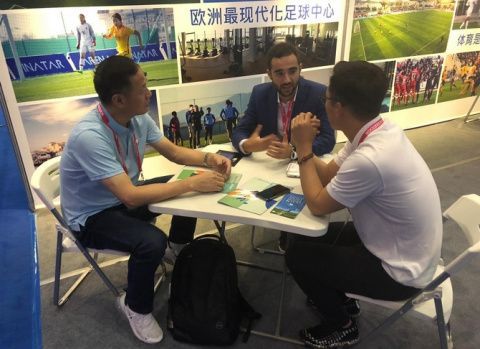 La delegación murciana en la feria Soccerex, que se ha celebrado esta semana en la provincia de Hainan, en China, donde ha promocionado su oferta deportiva. La delegación murciana en la feria Soccerex, que se ha celebrado esta semana en la provincia de Hainan, en China, donde ha promocionado su oferta deportiva.