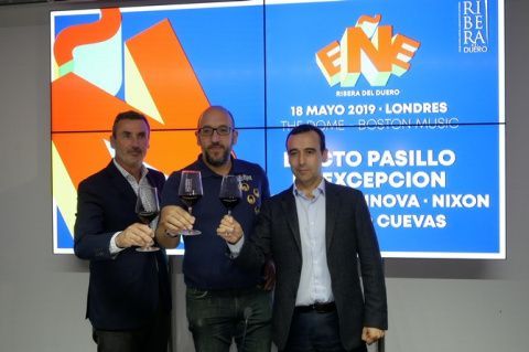 Brindis presentaci&oacute;n &Ntilde; Ribera con (de izqd a dcha) Pablo Baquera, Director de Marketin, Javier Ajenjo, Director de Sonorama Ribera y Miguel Sanz, DG de Ribera