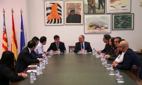 El encuentro con la delegaci&oacute;n china.