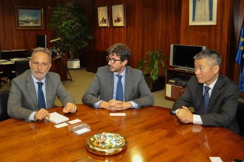 Reuni&oacute;n con el Consejero Comercial de la Embajada de la Rep&uacute;blica Popular China .