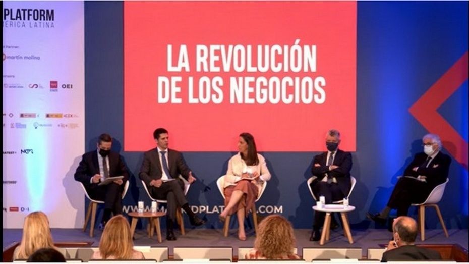 María Rodríguez de la Rúa con José Luis Curbelo, Fernando Salazar, Jaime Alcaide y José Bayón. María Rodríguez de la Rúa con José Luis Curbelo, Fernando Salazar, Jaime Alcaide y José Bayón.