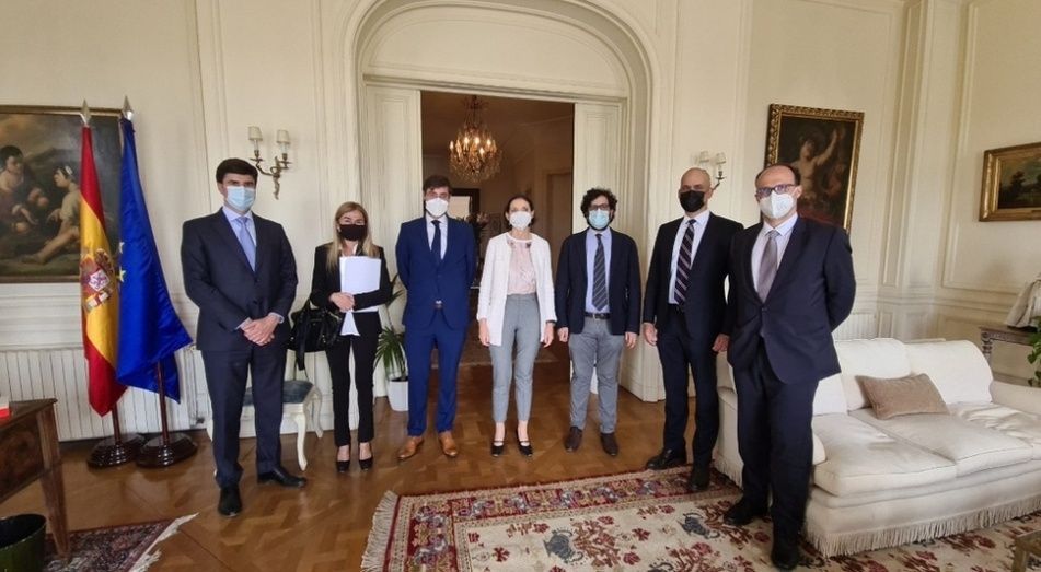 Reuni&oacute;n de trabajo con representantes de la OCDE.