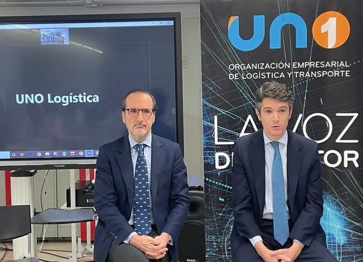 Director general de Transporte Terrestre del Ministerio de Transportes, Movilidad y Agenda Urbana, Jaime Moreno y el presidente de UNO Logística, Francisco Aranda. Director general de Transporte Terrestre del Ministerio de Transportes, Movilidad y Agenda Urbana, Jaime Moreno y el presidente de UNO Logística, Francisco Aranda.
