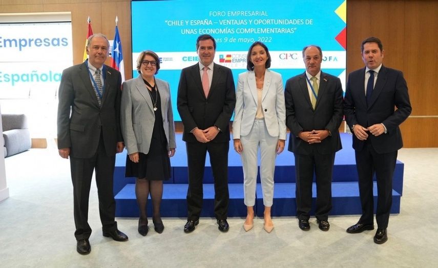 Participantes en la inauguración de la jornada celebrada en CEOE con una delegación de más de 70 empresas chilenas. Participantes en la inauguración de la jornada celebrada en CEOE con una delegación de más de 70 empresas chilenas.