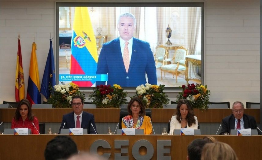 El presidente Iván Duque junto a los demás participantes en la inauguración del Colomnbia Investment Roadshow. El presidente Iván Duque junto a los demás participantes en la inauguración del Colomnbia Investment Roadshow.