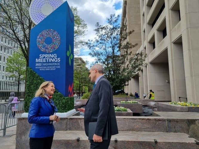 Nadia Calviño preside las reuniones del Comité Monetario y Financiero Internacional del FMI en Washington Nadia Calviño preside las reuniones del Comité Monetario y Financiero Internacional del FMI en Washington