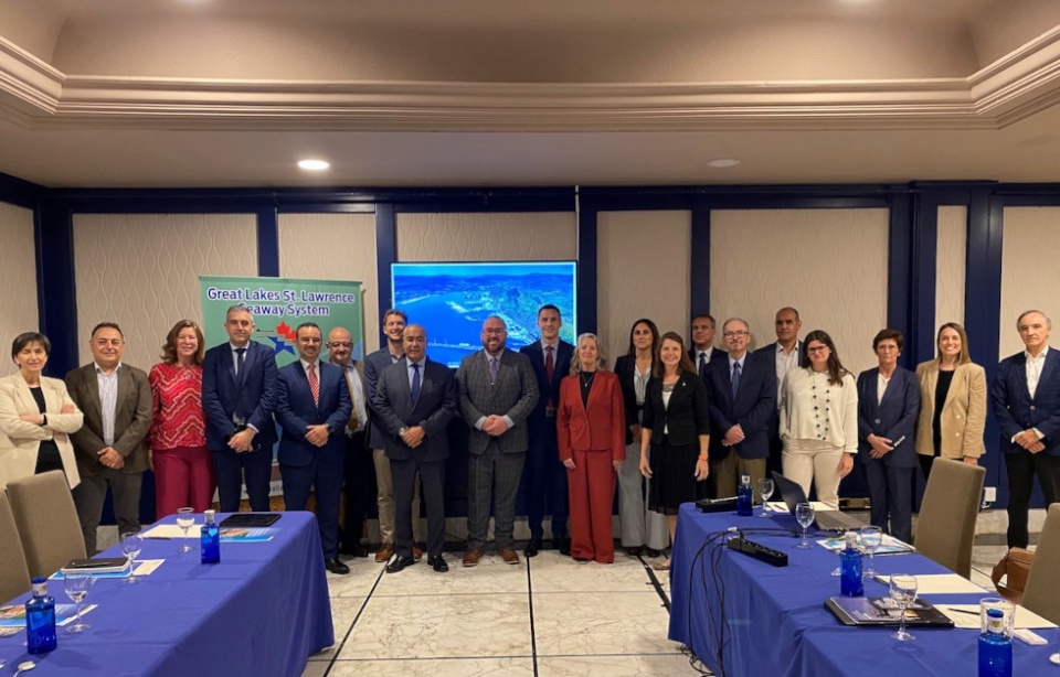 Representantes de ambas comunidades portuarias.