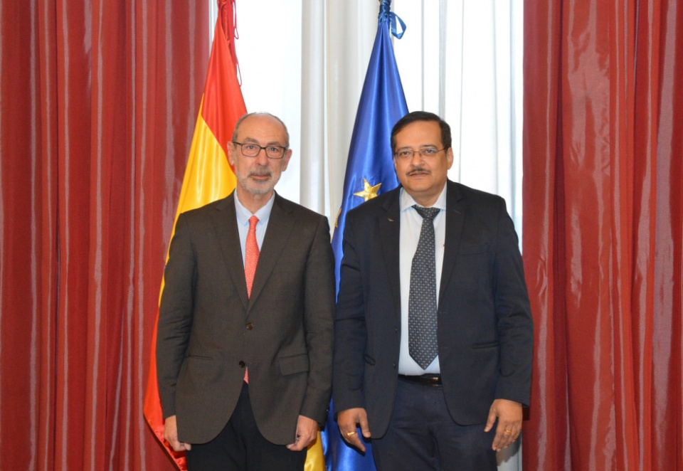 El subsecretario de Agricultura, Pesca y Alimentación se reúne con el secretario de Estado de Industrias de Procesamiento de Alimentos de India. El subsecretario de Agricultura, Pesca y Alimentación se reúne con el secretario de Estado de Industrias de Procesamiento de Alimentos de India.