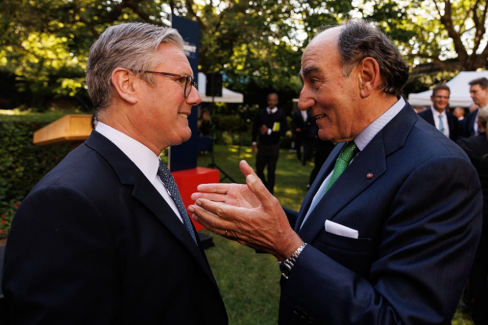 El Primer Ministro brit&aacute;nico, Keir Starmer e Ignacio Gal&aacute;n, presidente de Iberdrola.
