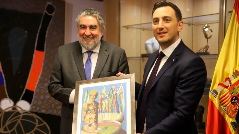 Rodr&iacute;guez Uribes y el comisario europeo de Deporte, Glenn Micaleff. Foto: Ministerio de Educaci&oacute;n, Formaci&oacute;n Profesional y Deportes