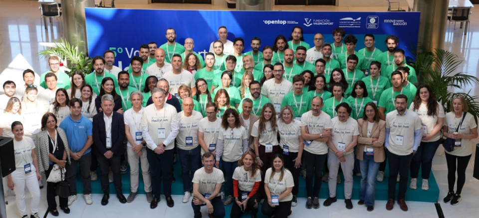 Los participantes en el Hackathon Valenciaport, en el día de su inauguración. Los participantes en el Hackathon Valenciaport, en el día de su inauguración.