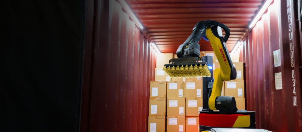El Grupo DHL ha invertido m&aacute;s de 1.000 millones de euros en automatizaci&oacute;n en su division de log&iacute;stica contractual en solo tres a&ntilde;os.