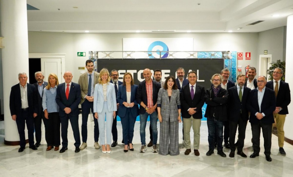 La conselleira de Economía e Industria participó en la presentación del I Consejo Asesor de Stonegal 2025. La conselleira de Economía e Industria participó en la presentación del I Consejo Asesor de Stonegal 2025.