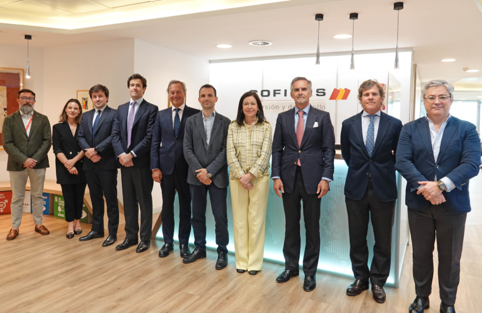 Los equipos de COFIDES y Portobello Capital.