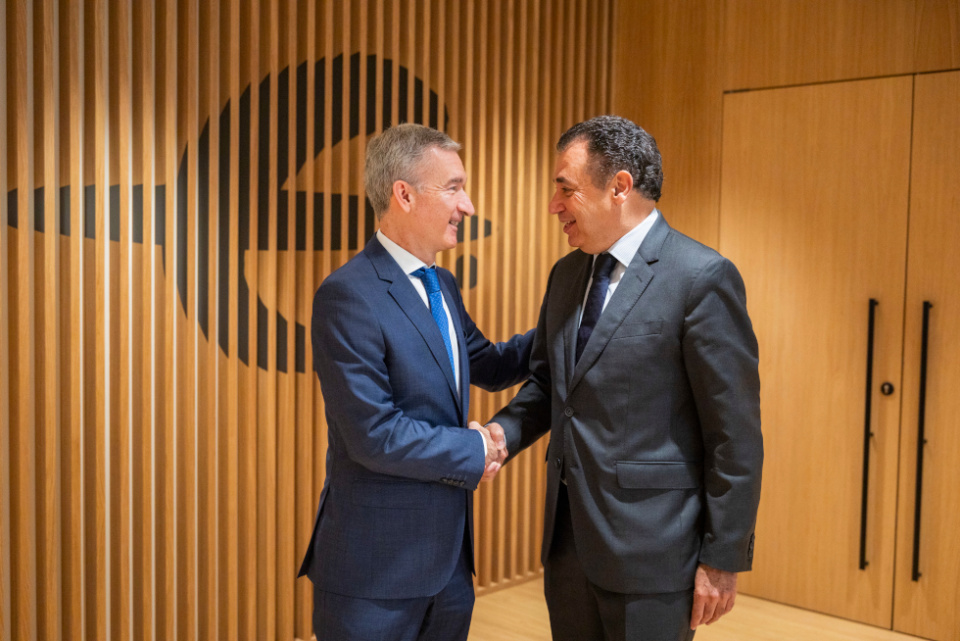 La firma del convenio de colaboraci&oacute;n entre Ibercaja y CEOE Arag&oacute;n.