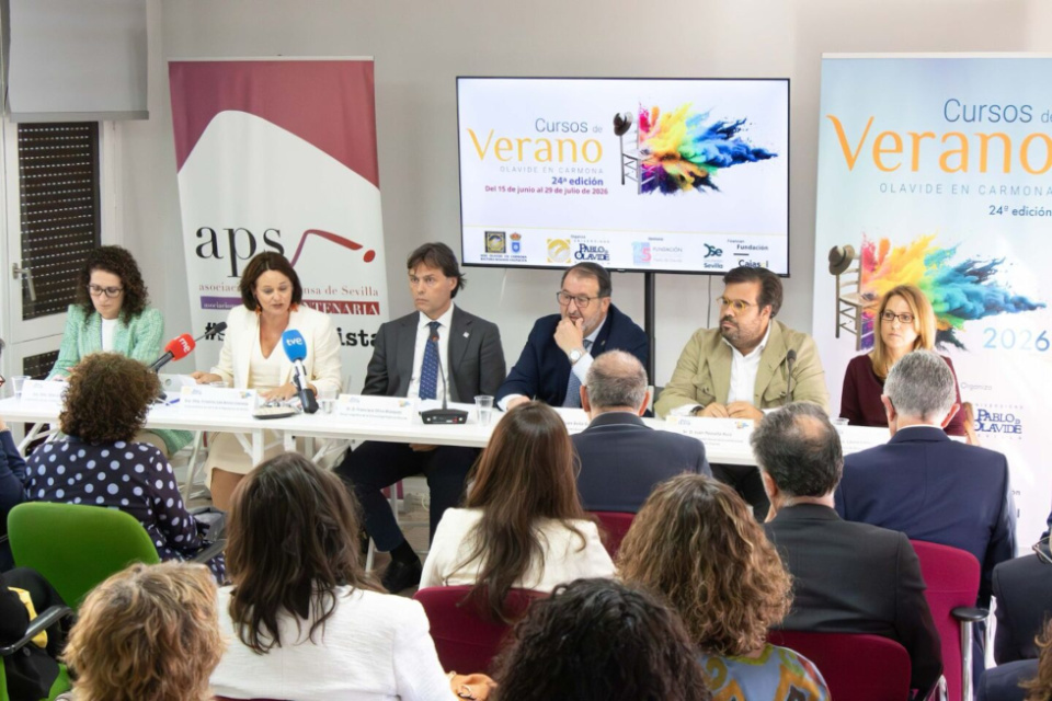 La Fundación Cajasol apoya una nueva edición de los Cursos de Verano de la Universidad Pablo de Olavide en Carmona (Foto: Fundación Cajasol). La Fundación Cajasol apoya una nueva edición de los Cursos de Verano de la Universidad Pablo de Olavide en Carmona (Foto: Fundación Cajasol).