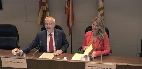 Pere Navarro y Blanca Sorigu&eacute; durante la presentaci&oacute;n.