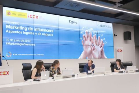 De Izq. a dcha. Nuria Padr&oacute;s, Inma Ponce, Pablo Conde y Cristina Mesa.