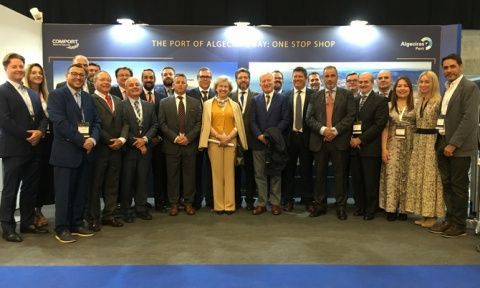 La embajadora de Espa&ntilde;a en Noruega, Isabel Vicandi, visita el stand de la APBA.