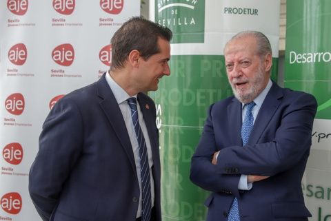 Los Presidentes de la Diputación y AJE . Los Presidentes de la Diputación y AJE .