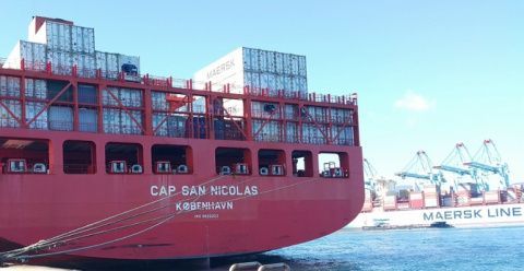 Hamburg Sud Maersk.