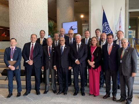 Los presidentes de organizaciones empresariales iberoamericanas CEIB-OIE; el secretario permanente de CEIB, Narciso Casado; y el secretario general de la OIE, Roberto Su&aacute;rez.