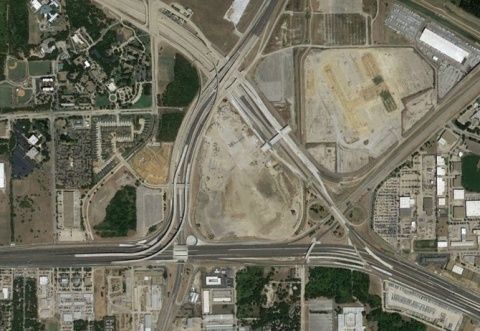 El proyecto supone la construcci&oacute;n de 32 puentes, la ampliaci&oacute;n de carriles existentes y la se&ntilde;alizaci&oacute;n e iluminaci&oacute;n de la v&iacute;a.
