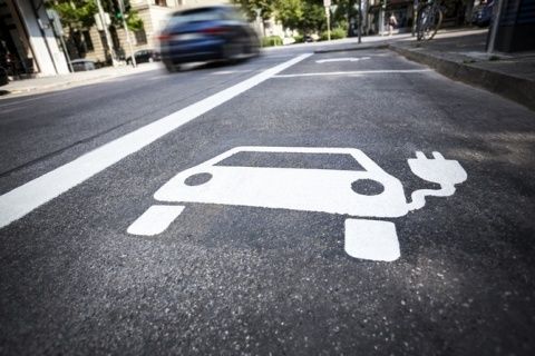 La Ley trata de favorecer el uso de la tecnología en esta nueva movilidad sostenible. La Ley trata de favorecer el uso de la tecnología en esta nueva movilidad sostenible.